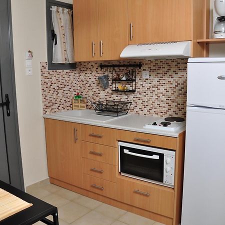 Mirella Studios Λουτρά Ωραίας Ελένης Εξωτερικό φωτογραφία