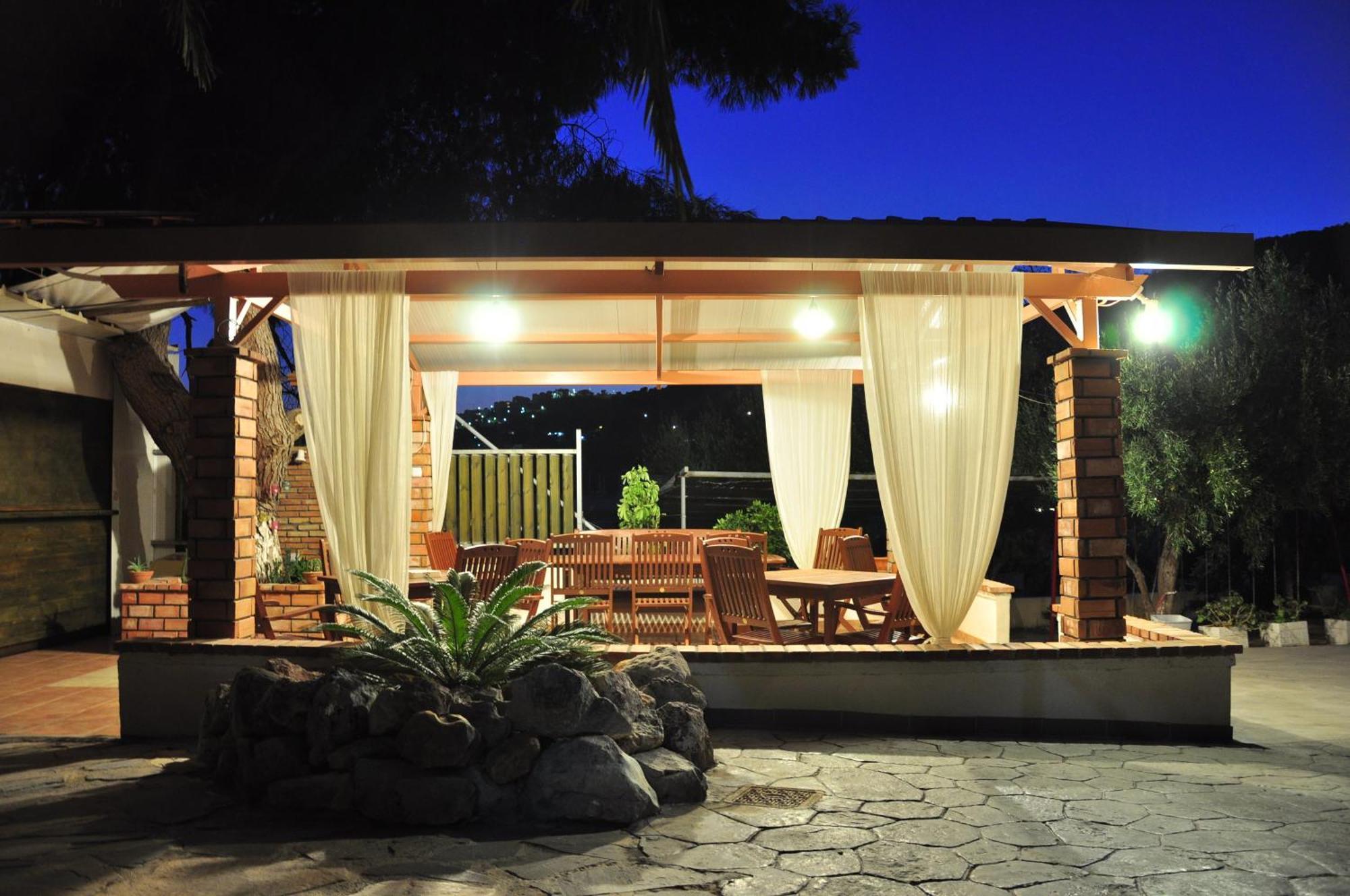 Mirella Studios Λουτρά Ωραίας Ελένης Εξωτερικό φωτογραφία