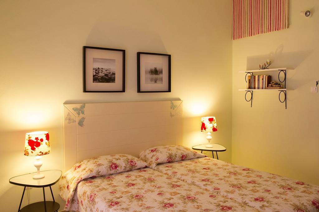 Mirella Studios Λουτρά Ωραίας Ελένης Δωμάτιο φωτογραφία