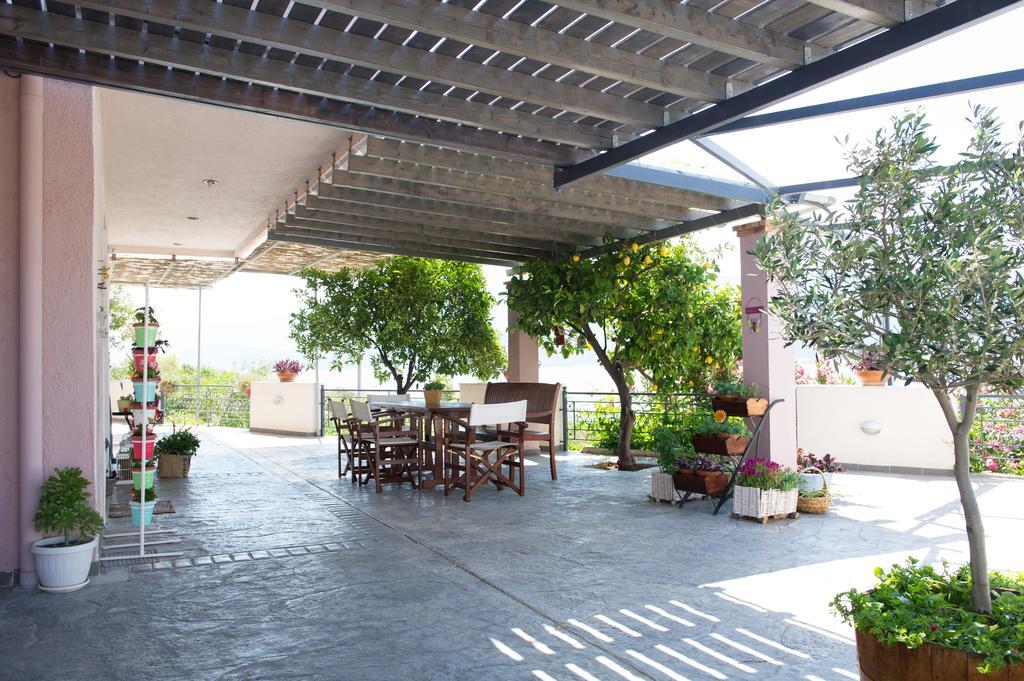 Mirella Studios Λουτρά Ωραίας Ελένης Εξωτερικό φωτογραφία
