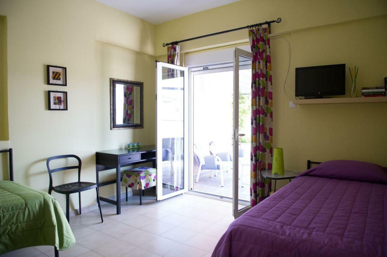 Mirella Studios Λουτρά Ωραίας Ελένης Εξωτερικό φωτογραφία